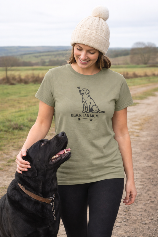 Black Lab Mum T-Shirt – Labrador Dog Lover Tee | Cute Labrador Mum Gift | Dog Mum Shirt